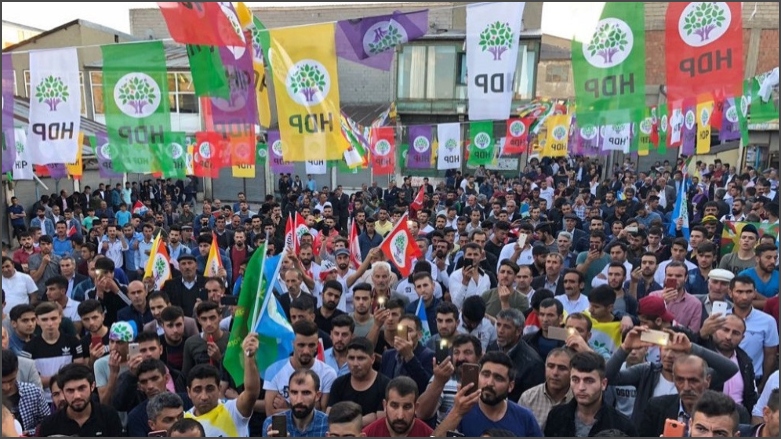 "لەترسی رێپێوانەکەی هەدەپە"، لە هەشت شاری باکووری کوردستان و تورکیا هاتووچۆ قەدەغەکرا